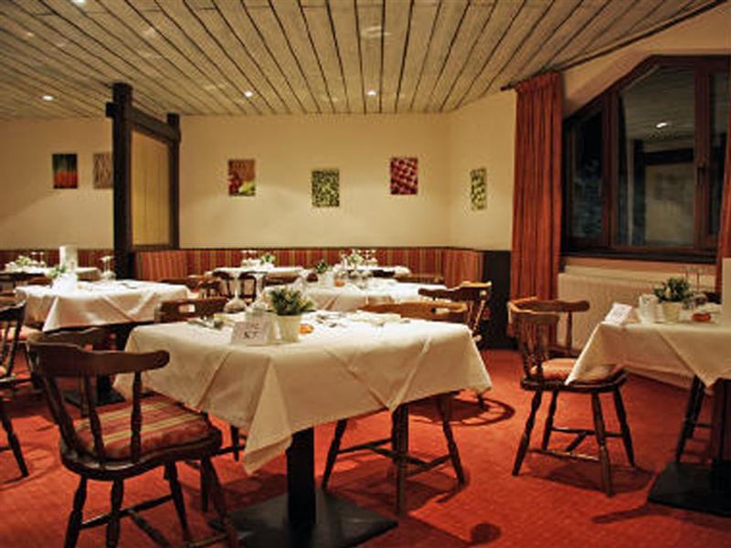 穆斯尔克鲁伊兹酒店 圣安东阿尔贝格 餐厅 照片